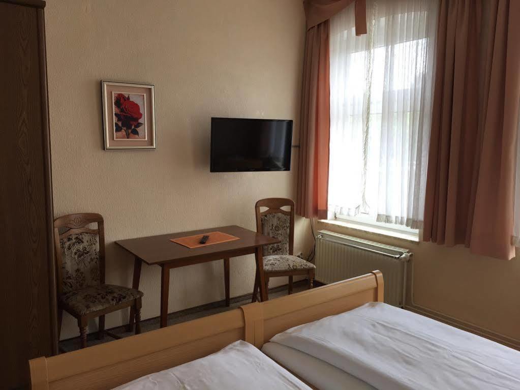 Hotel Gruener Kranz Rendsburg Extérieur photo